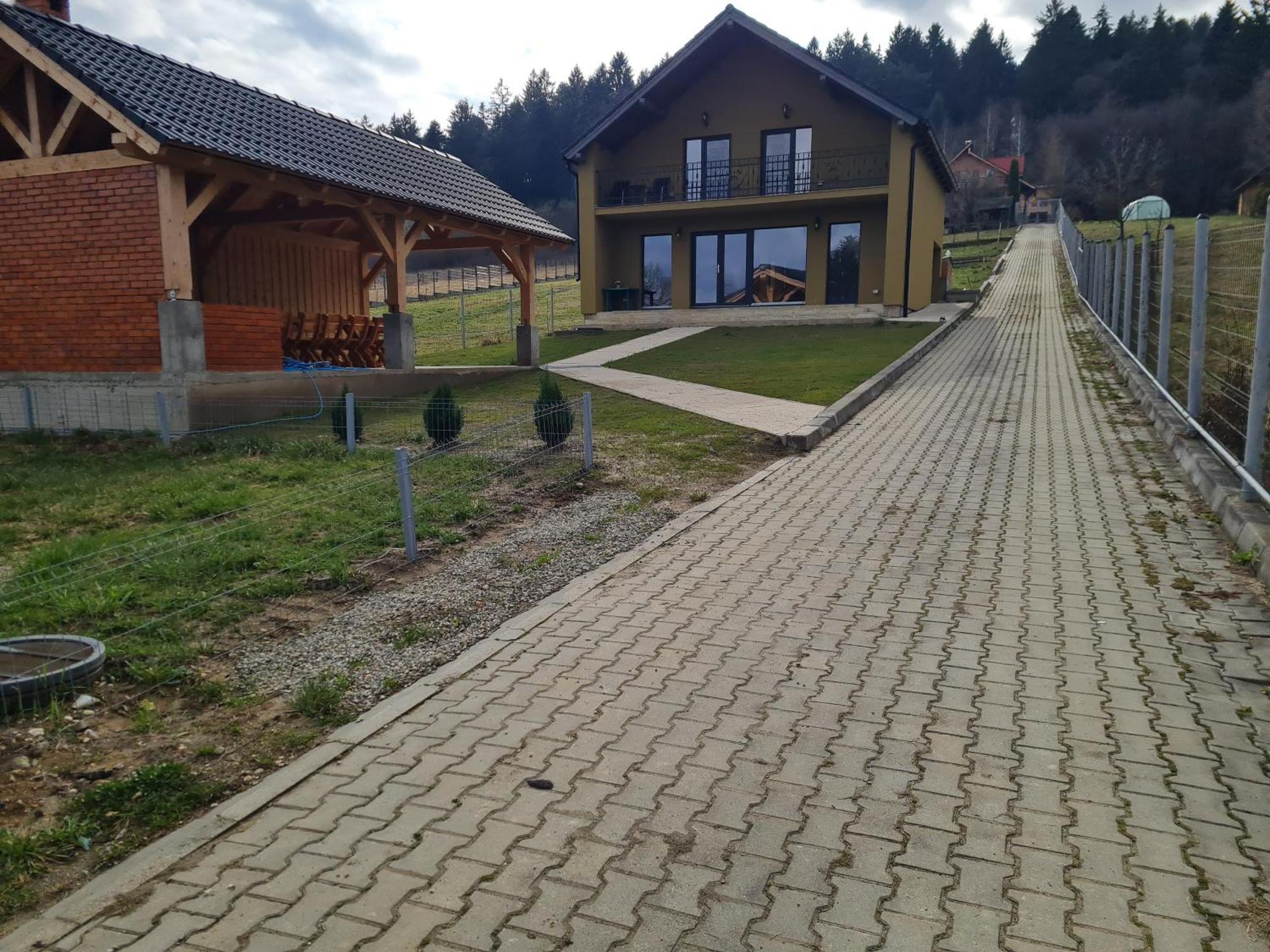 Vila Lac *